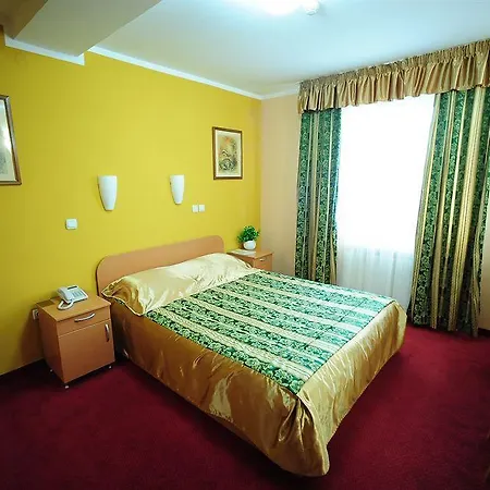 Elegance Hotel 3*