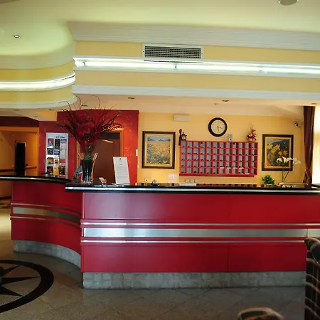 Elegance Hotel
