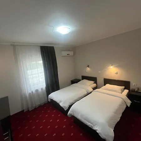 Elegance Hotel