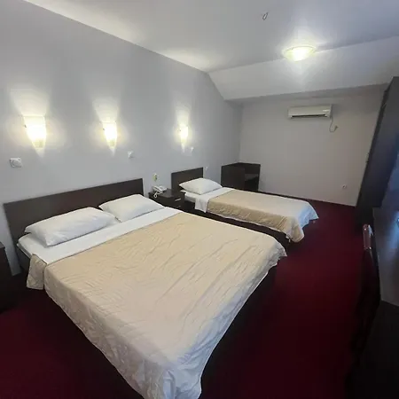 Elegance Hotel 3*