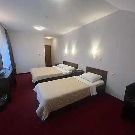 Отель Elegance 3*