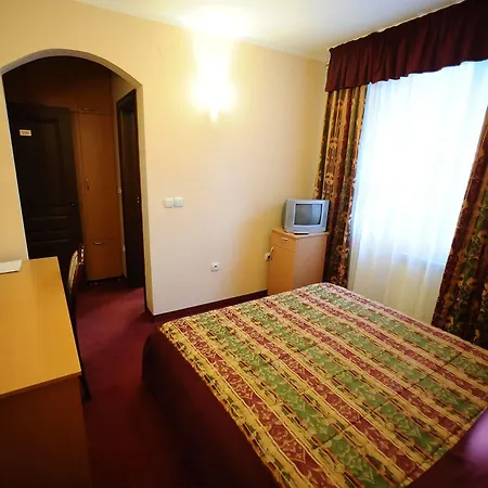 Elegance Hotel