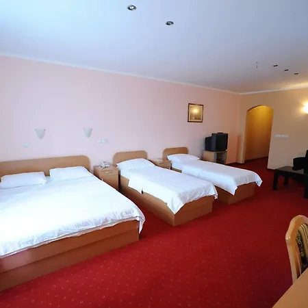 Elegance Hotel